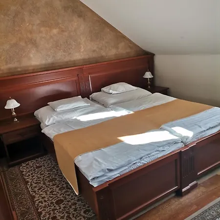 Nimrod Bioszalloda Es Bioetterem Hotel Karcag
