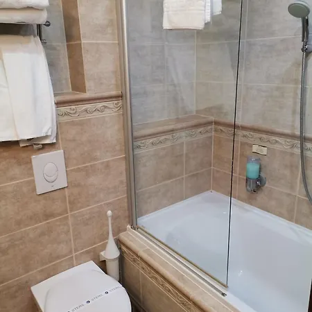 Nimrod Bioszalloda Es Bioetterem Hotel Karcag