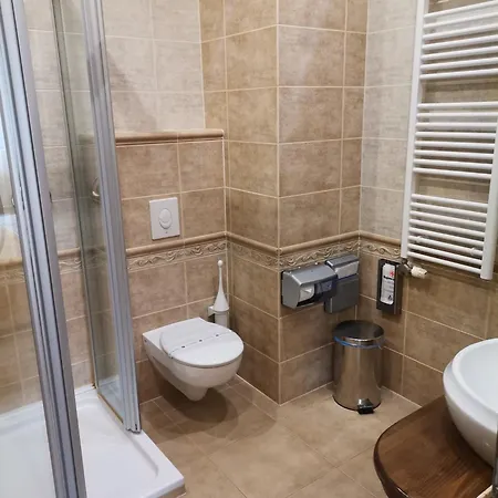 Nimrod Bioszalloda Es Bioetterem 4* Karcag