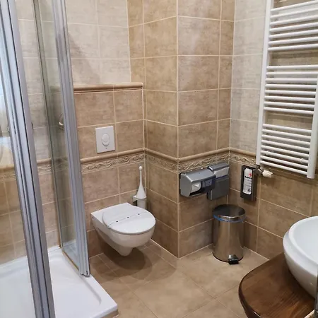 Nimrod Bioszalloda Es Bioetterem 4* Karcag