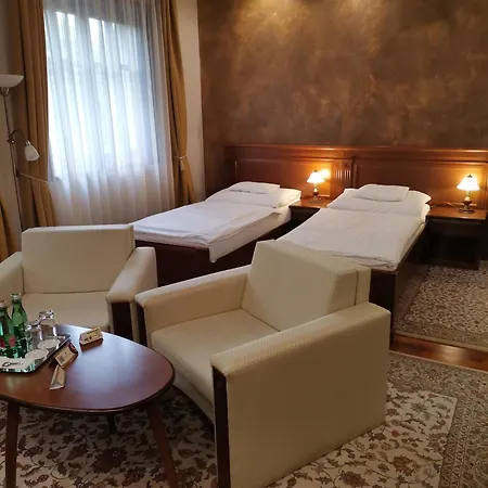Hotel Nimrod Bioszalloda Es Bioetterem Karcag