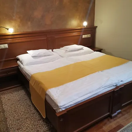 Hotel Nimrod Bioszalloda Es Bioetterem