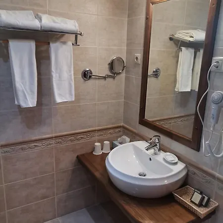 Hotel Nimrod Bioszalloda Es Bioetterem 4*