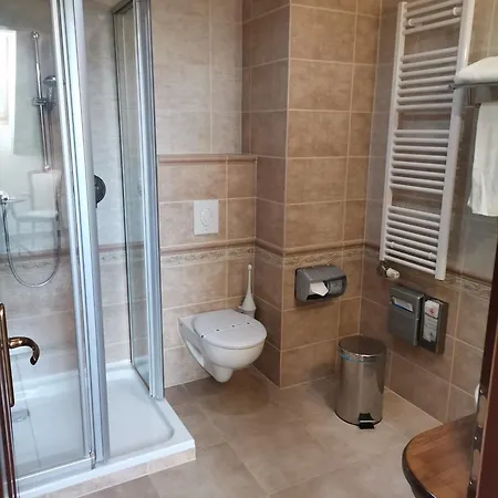 Nimrod Bioszalloda Es Bioetterem 4* Karcag