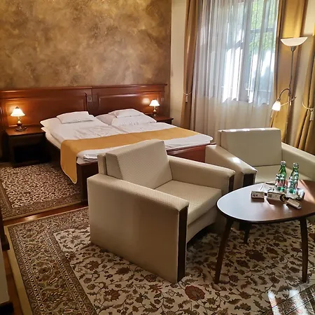 Nimrod Bioszalloda Es Bioetterem Ξενοδοχείο 4*