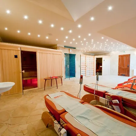 Otel Nimrod Bioszalloda Es Bioetterem Karcag