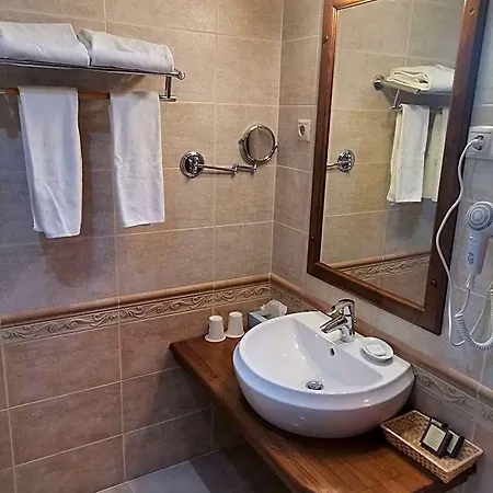 Nimrod Bioszalloda Es Bioetterem Hotel Karcag