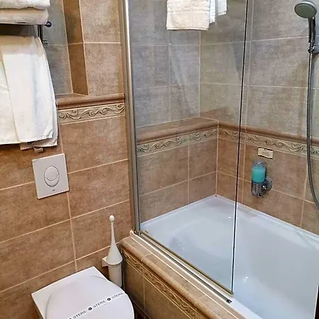 Nimrod Bioszalloda Es Bioetterem Hotel