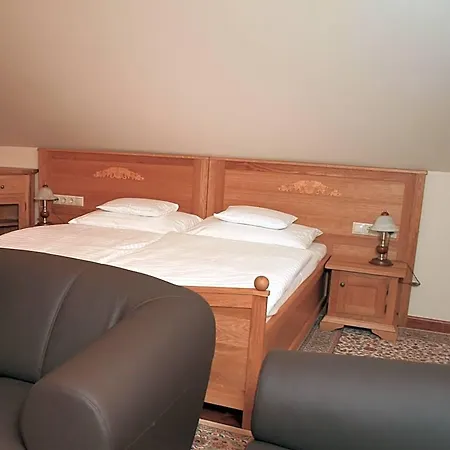 Nimrod Bioszalloda Es Bioetterem Hotel