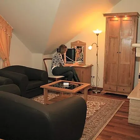 Nimrod Bioszalloda Es Bioetterem 4*