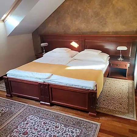 Nimrod Bioszalloda Es Bioetterem 4* Karcag
