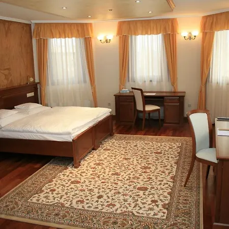 Nimrod Bioszalloda Es Bioetterem Hotel 4*