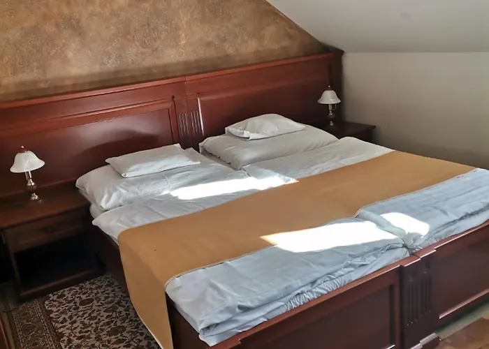 Nimrod Bioszalloda Es Bioetterem Hotel Karcag