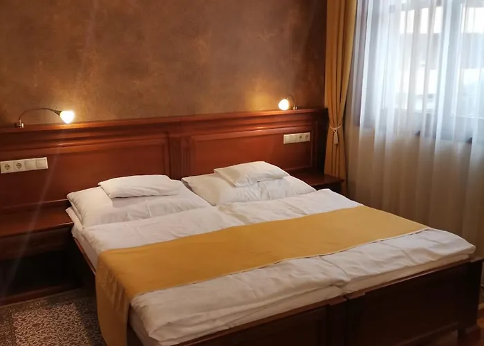 Nimrod Bioszalloda Es Bioetterem Hotel