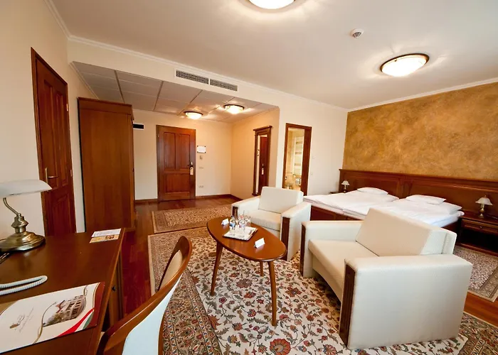 Hotel Nimrod Bioszalloda Es Bioetterem 4*