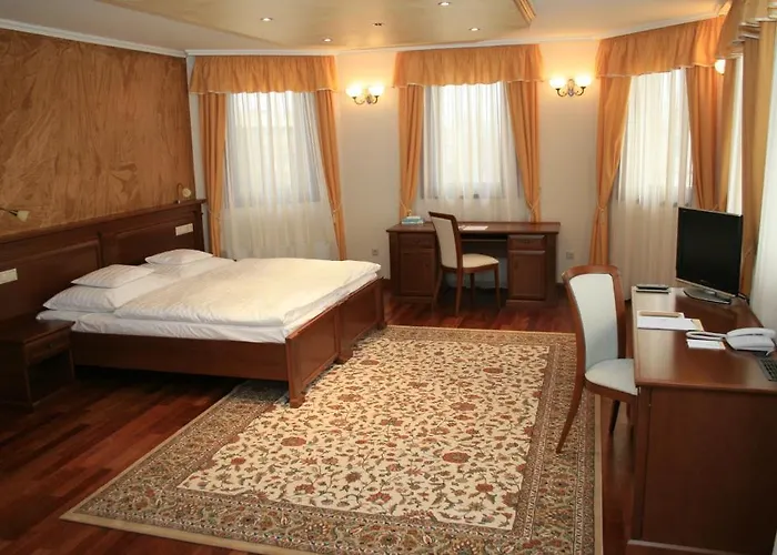 Nimrod Bioszalloda Es Bioetterem Otel 4*