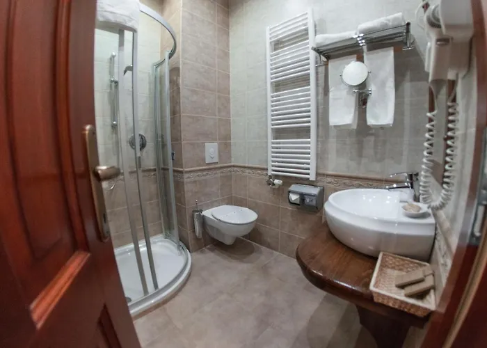 Nimrod Bioszalloda Es Bioetterem Hotel Karcag